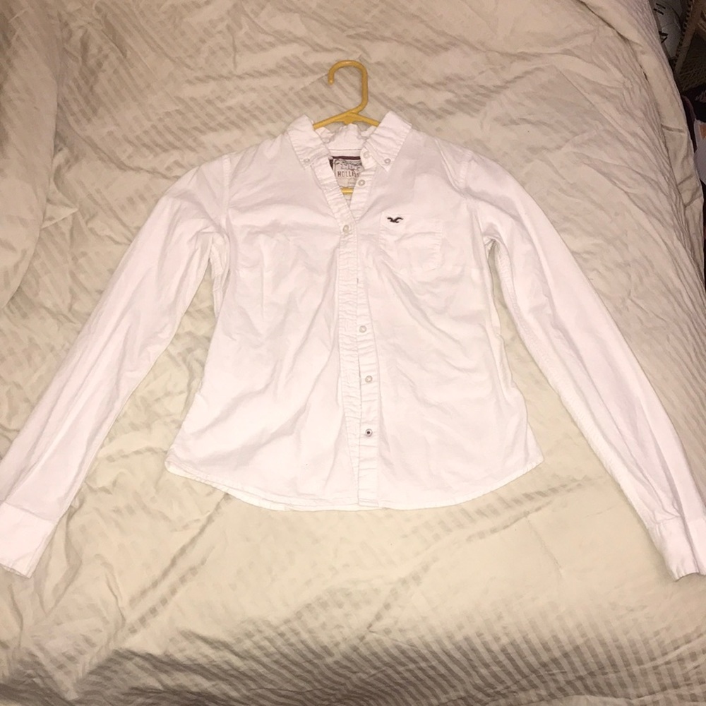 It does have a name written on the tag but it is still in perfect condition